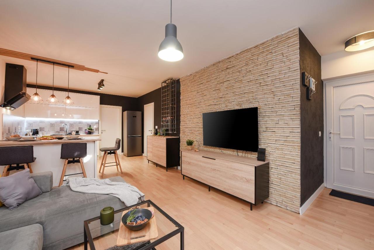 L&R Luxury Apartment- Free Parking 扎达尔 外观 照片