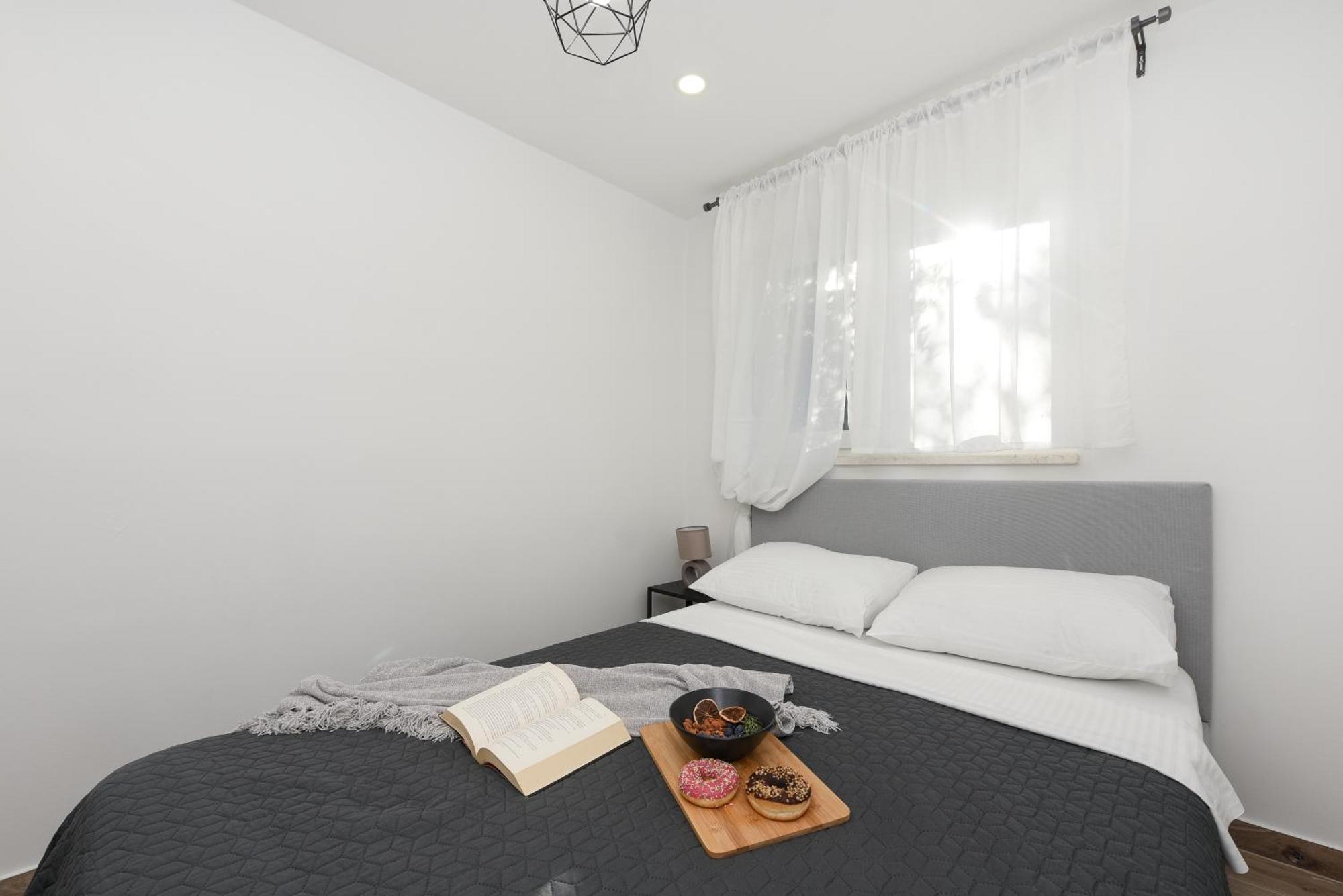 L&R Luxury Apartment- Free Parking 扎达尔 外观 照片